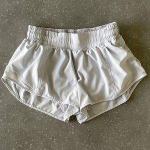 Lululemon Hotty Hot Low Rise Short 2.5”